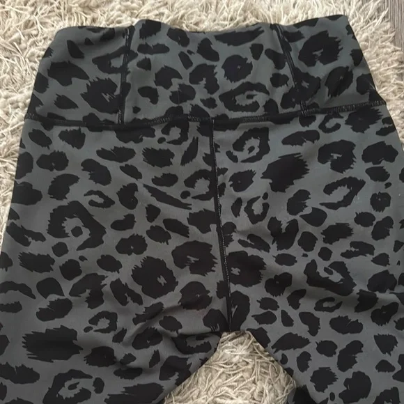 Black Leopard Print Leggings - Picture 3 of 3